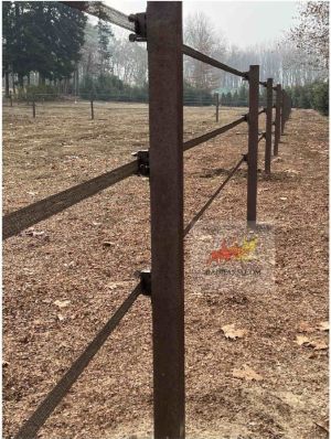 pali plastica ririclata recinto elettrificato badi farm.jpg